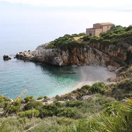 Selene Bed & Breakfast 4*